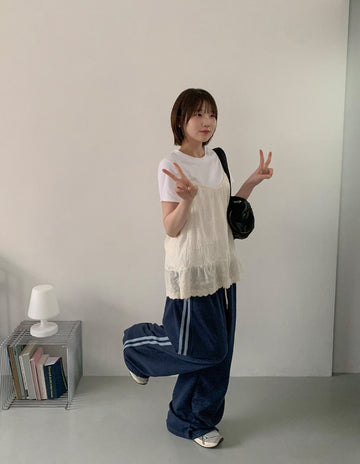 Trel Flower Lace Sleeveless Blouse